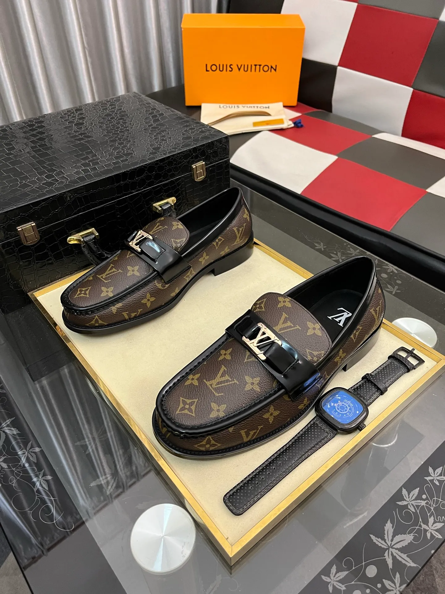 Men's Men's Shoes Men's Men's Shoes 💰520⌚️⌚️[LV] The most popular classic Louis Vuitton leather shoes. Synchronized with the official website, the upper adopts Italian imported upper embossing➕comfortable cowhide lining, fashionable atmosphere, unique brand and unique craftsmanship. Highlighting the hot style of the new year. Stop hesitating, stop wandering, get it now. Code number: 38--44. 3️⃣colors available